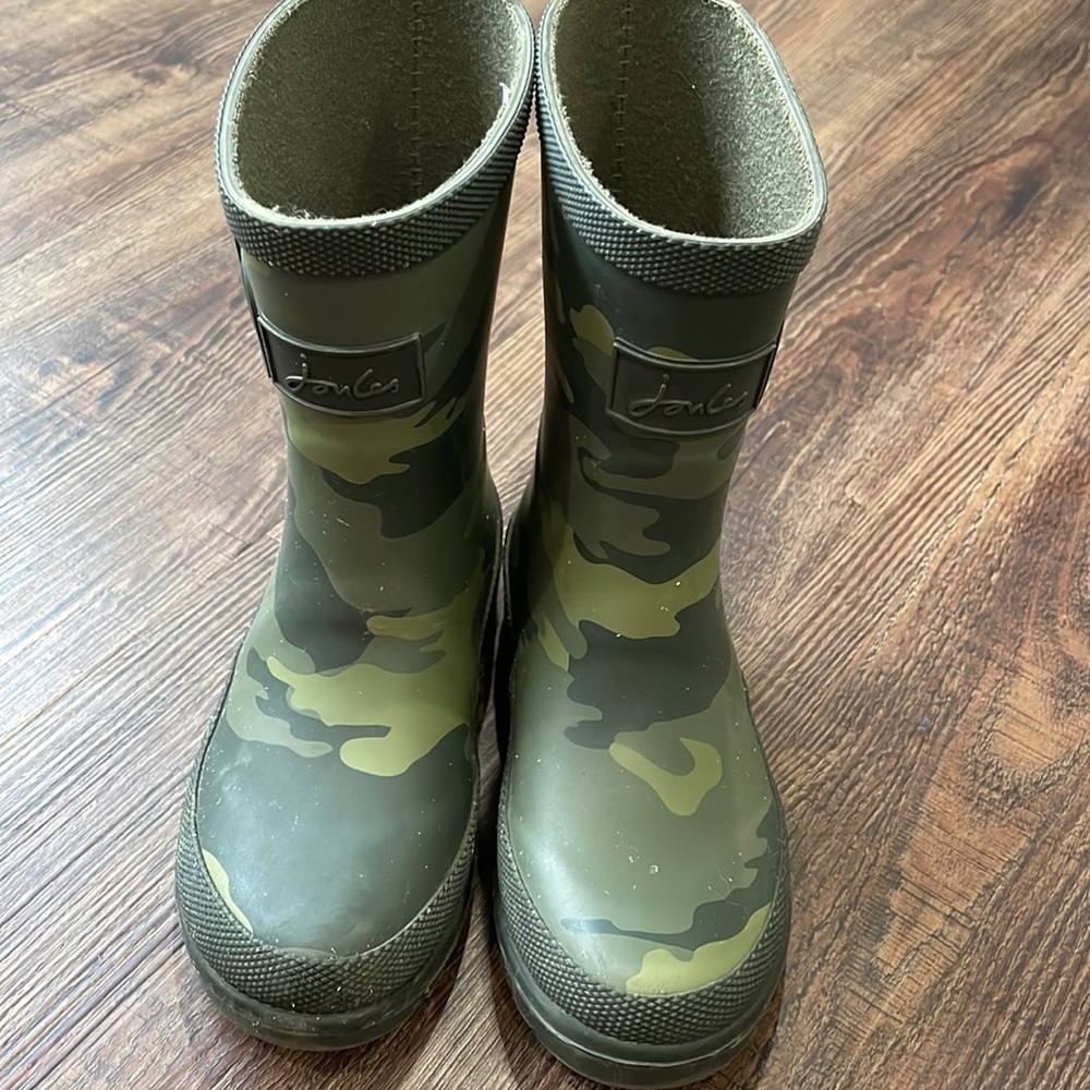 Joules Camo rain boots